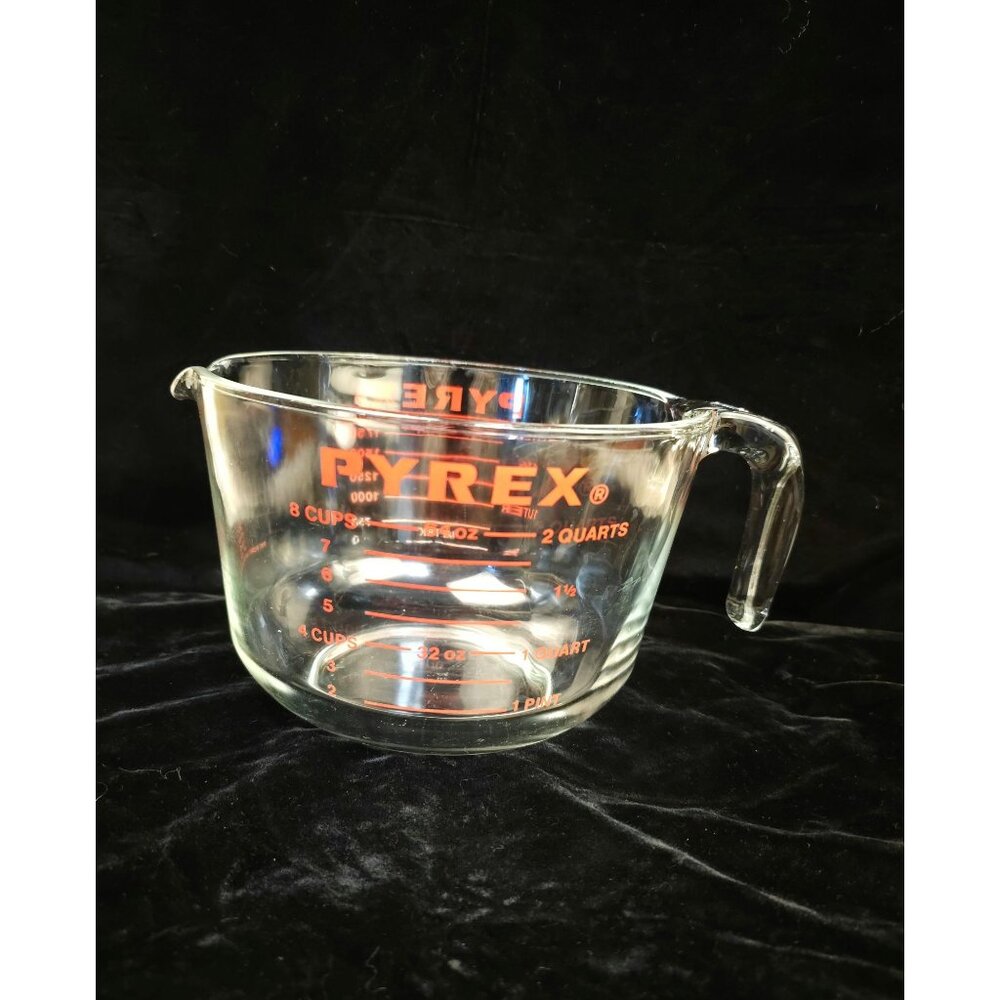 Pyrex 2 Quart Glass Measuring Cup